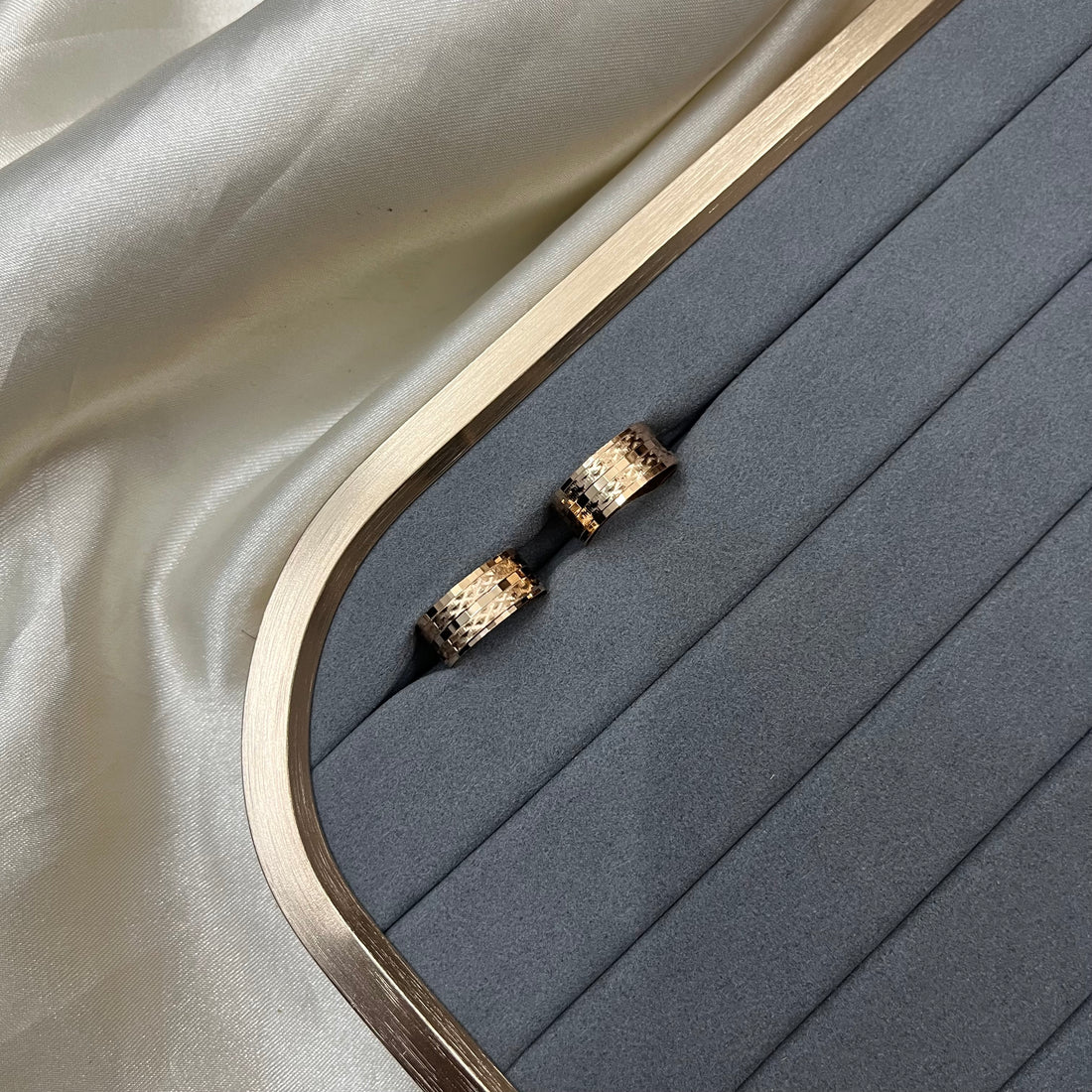 BEAD MODERN DESIGN RING BAND