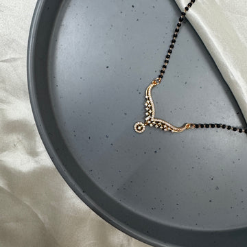 URVASHI BLOSSOM MANGALSUTRA