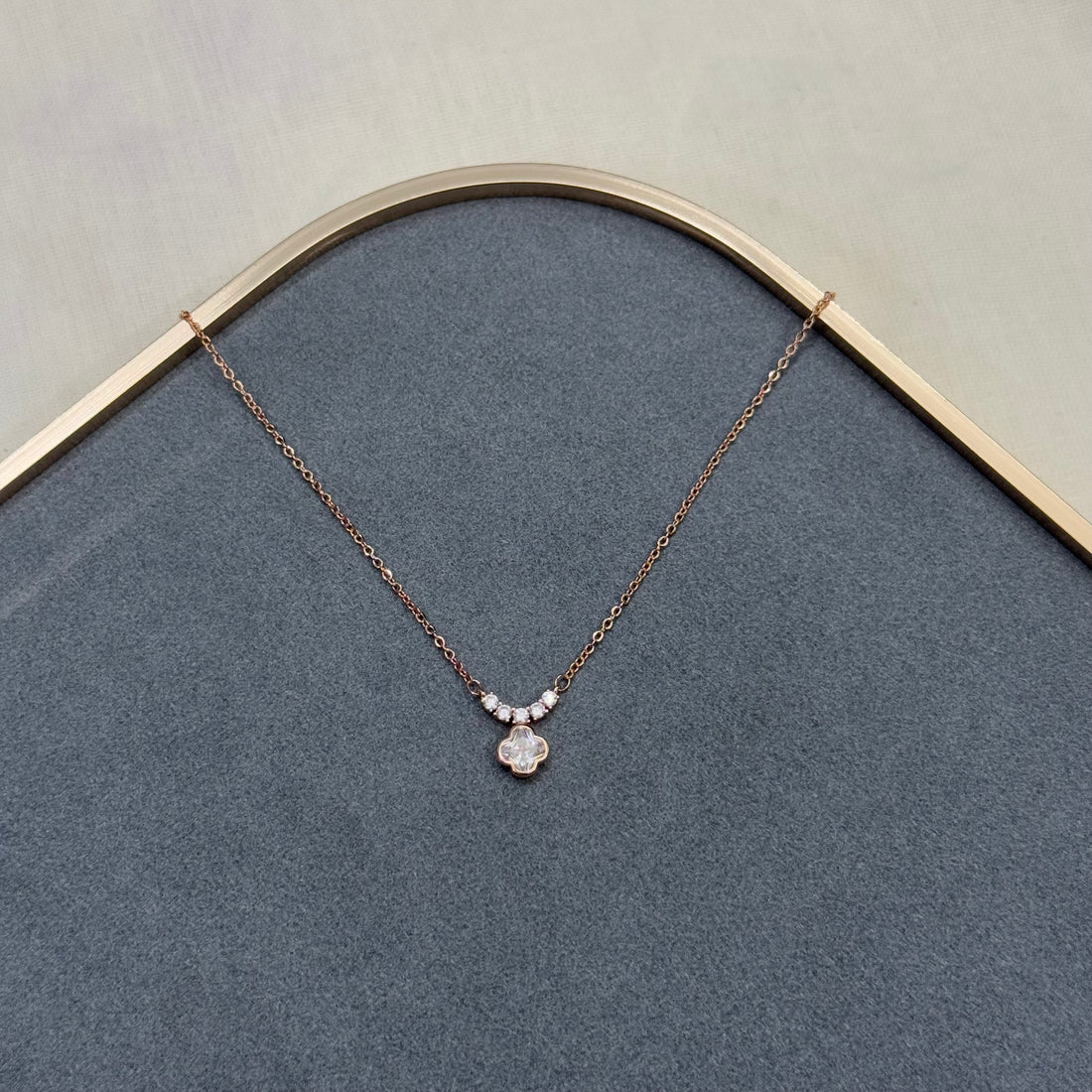 CLOVER NECKLACE AND EARRING SET