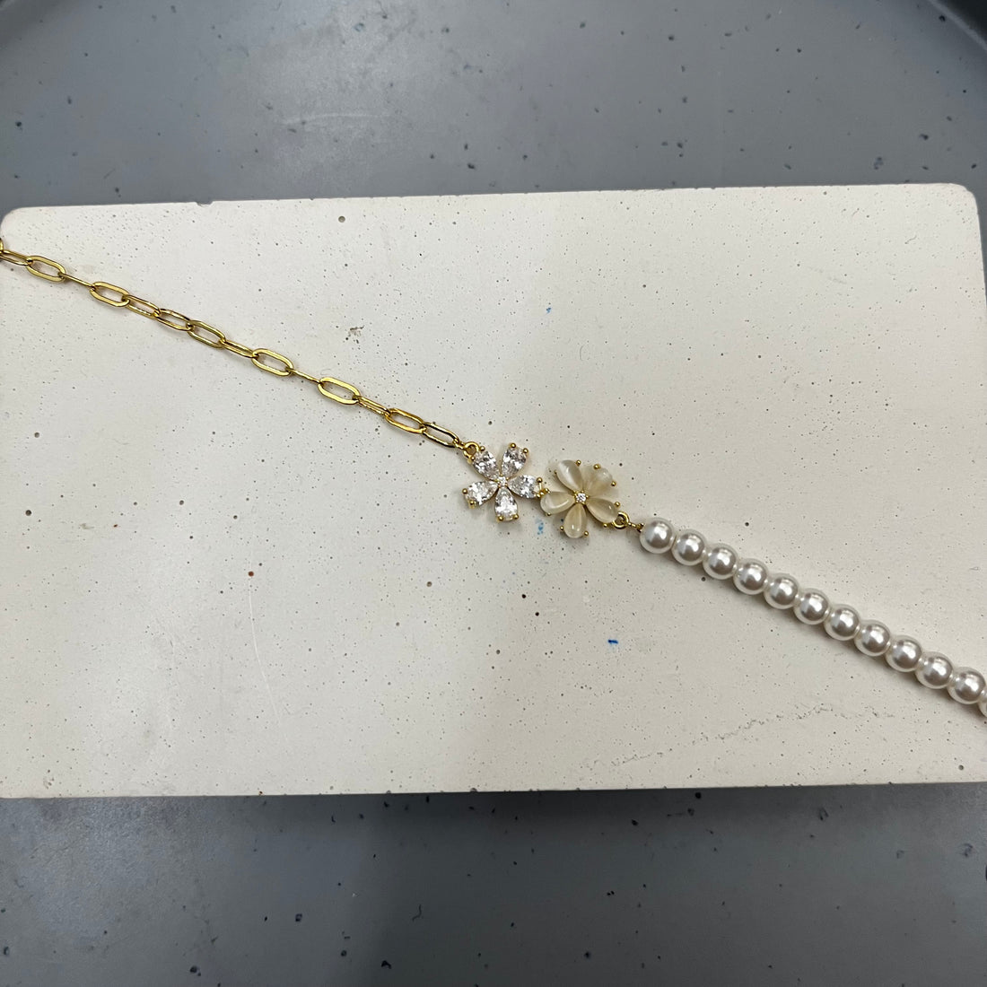 FLOWER PEARL CHAIN BRACELET