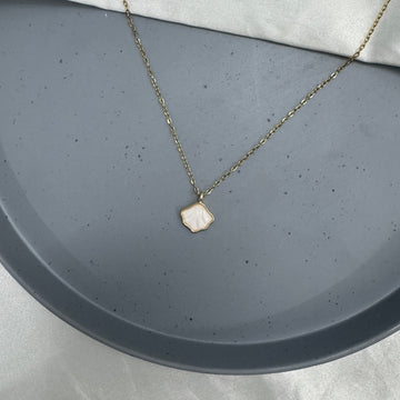 WHITE OCEAN PENDANT CHAIN