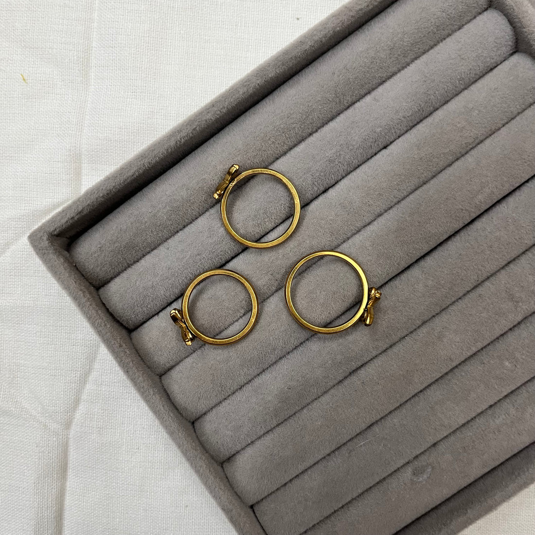 SMALL BOW RING