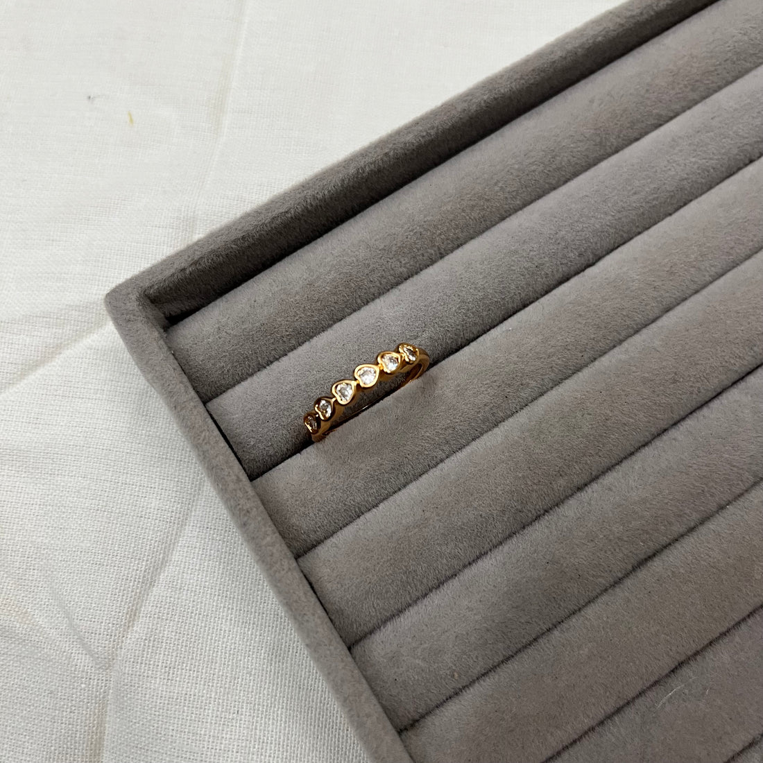 HEART BAND RING