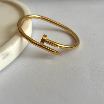 NAIL BANGLE