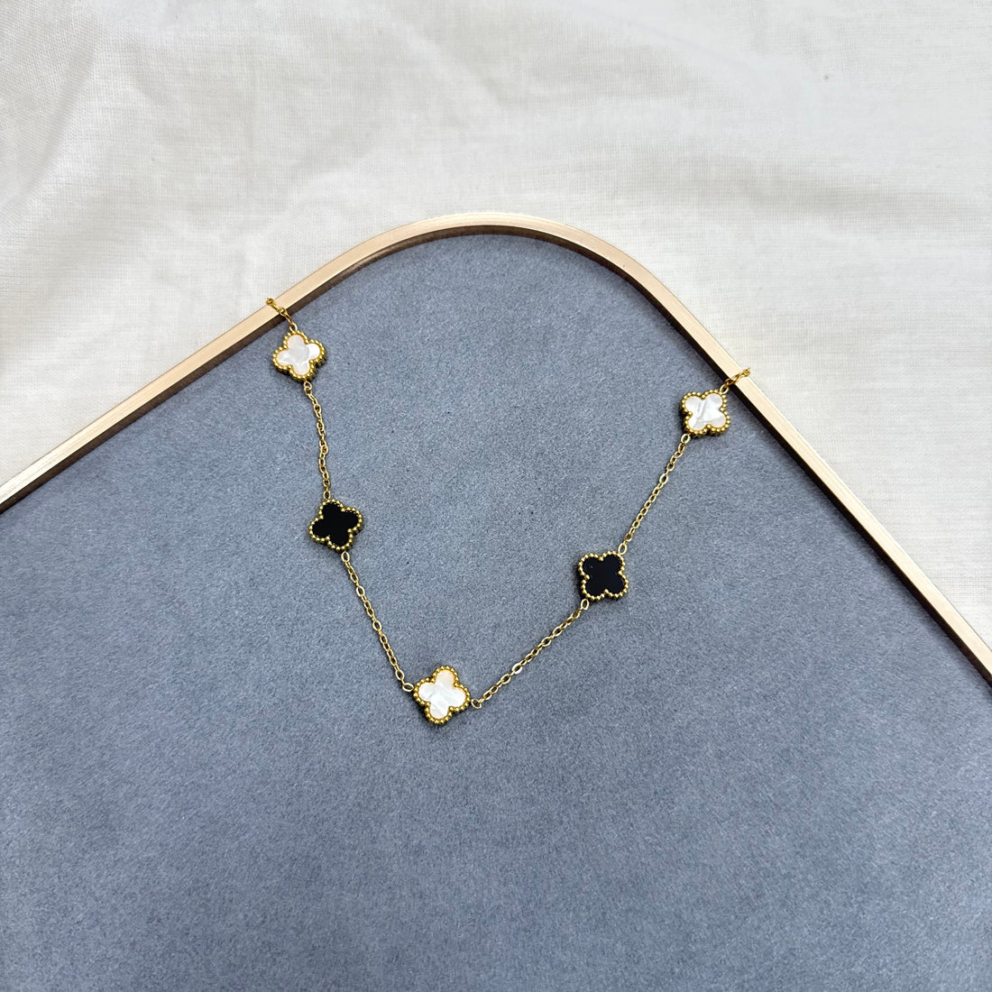 CLOVER REVERSIBLE NECKLACE