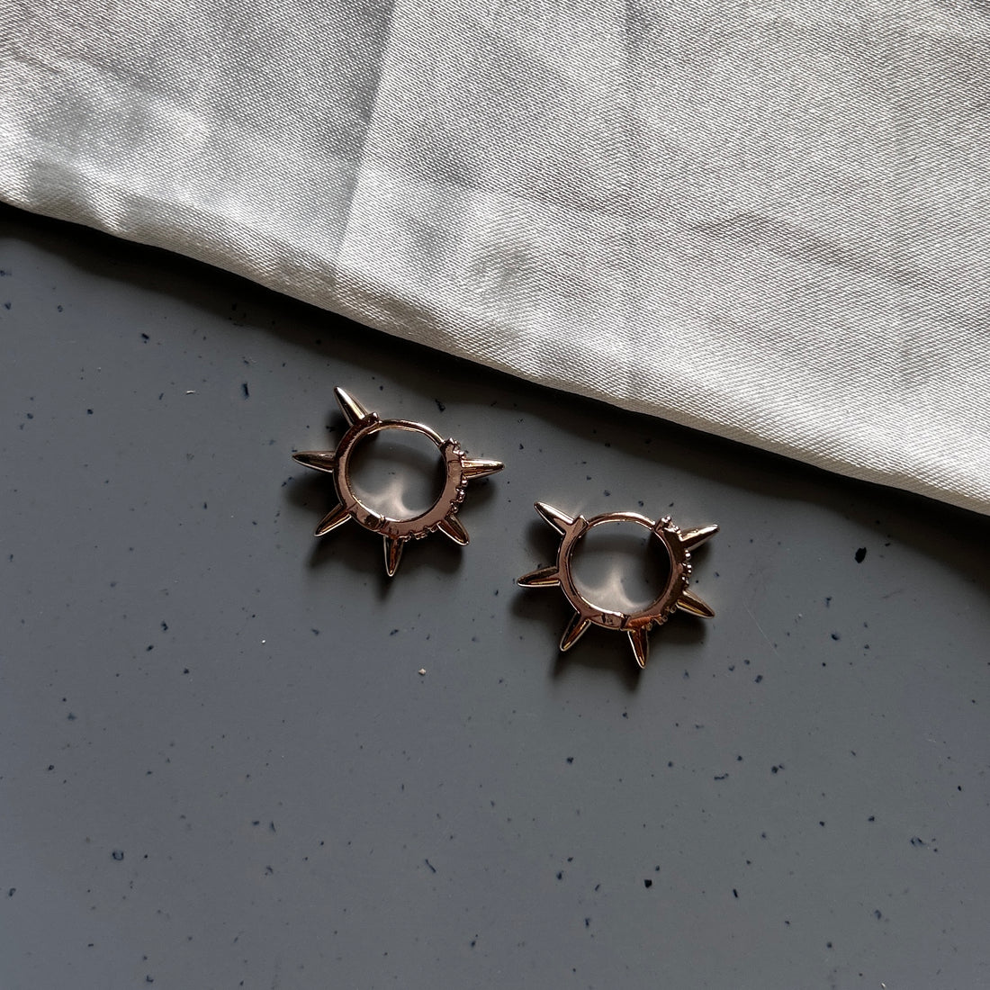 SPIKY HOOPS