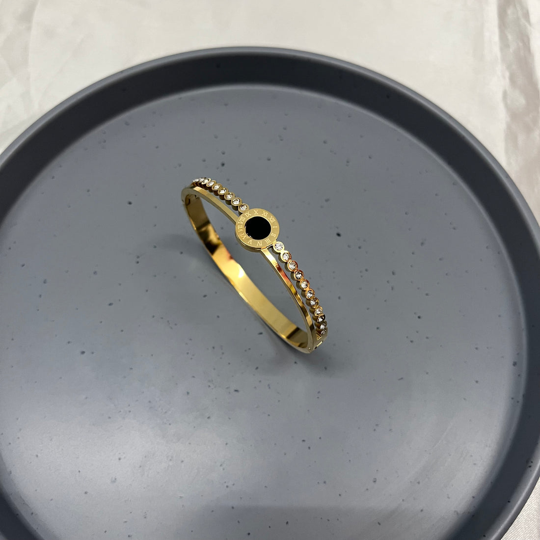 BLACK ROMAN BRACELET