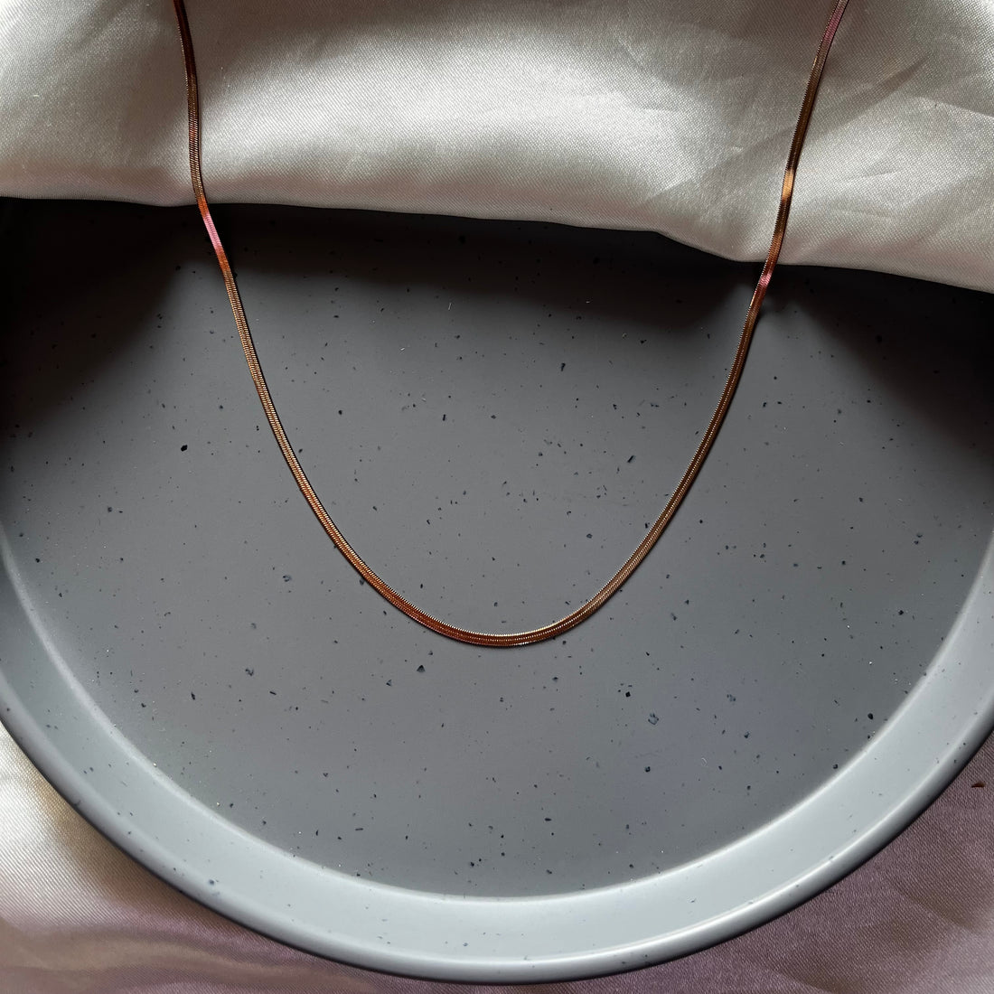 THIN SNAKE CHAIN