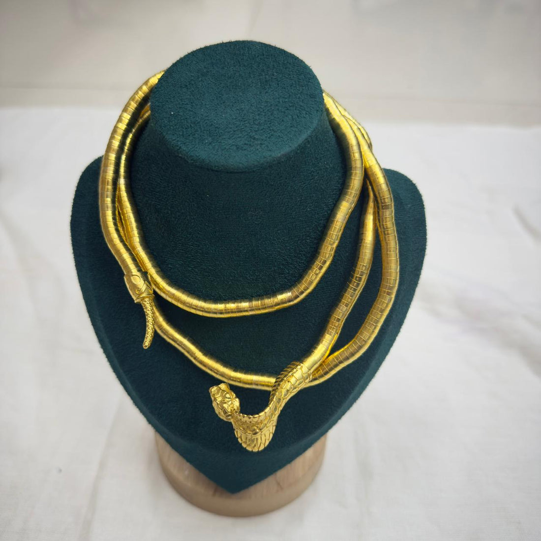 SNAKE NECKLACE