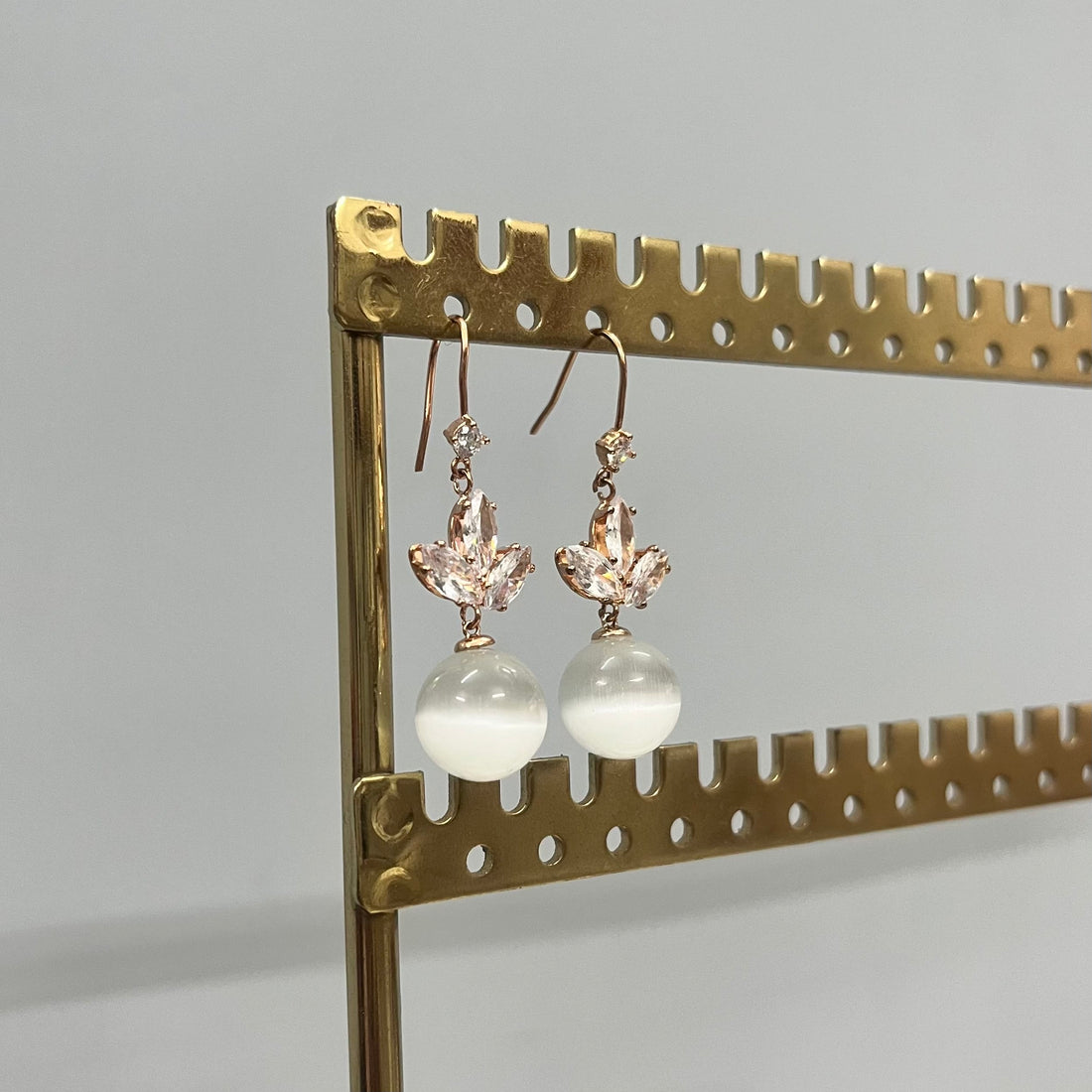 PEARL DROPLET STUD EARRINGS