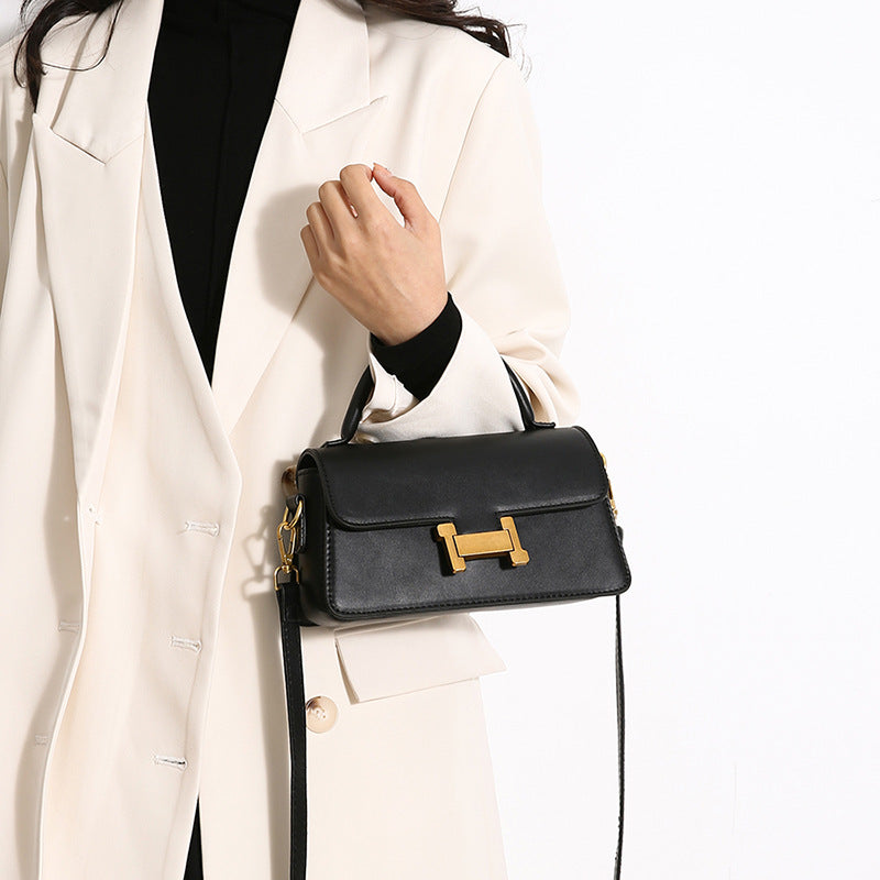 CHARLOTTE STRUCHTURED SLING