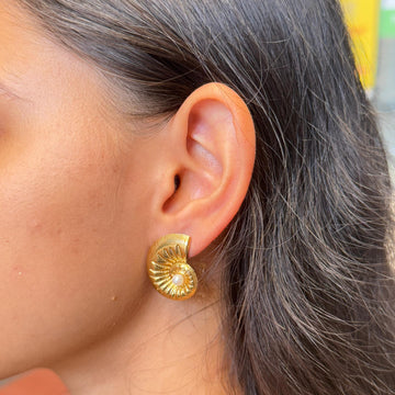 CONCH SHELL EARRINGS