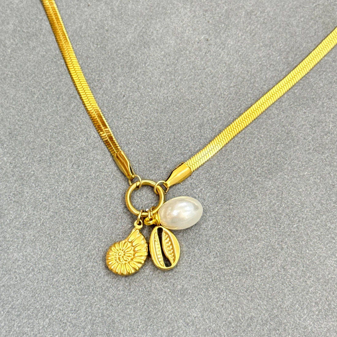 CUTE CHARM NECKLACE
