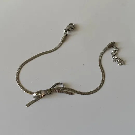 SILVER BOW SNAKE CHAIN BRACELET