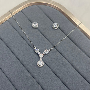 DIAMOND HARMONY NECKLACE AND EARRING SET