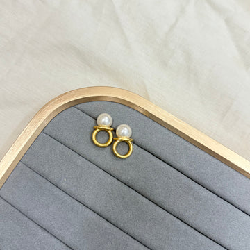 ROUND PEARL EARRINGS