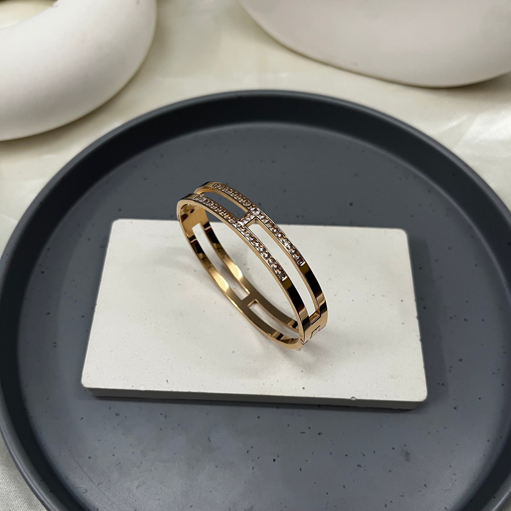 RETRO GOLD BANGLE