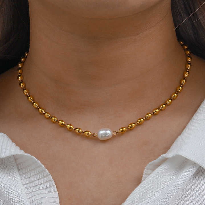 FRESHWATER PEARL NECKLACE