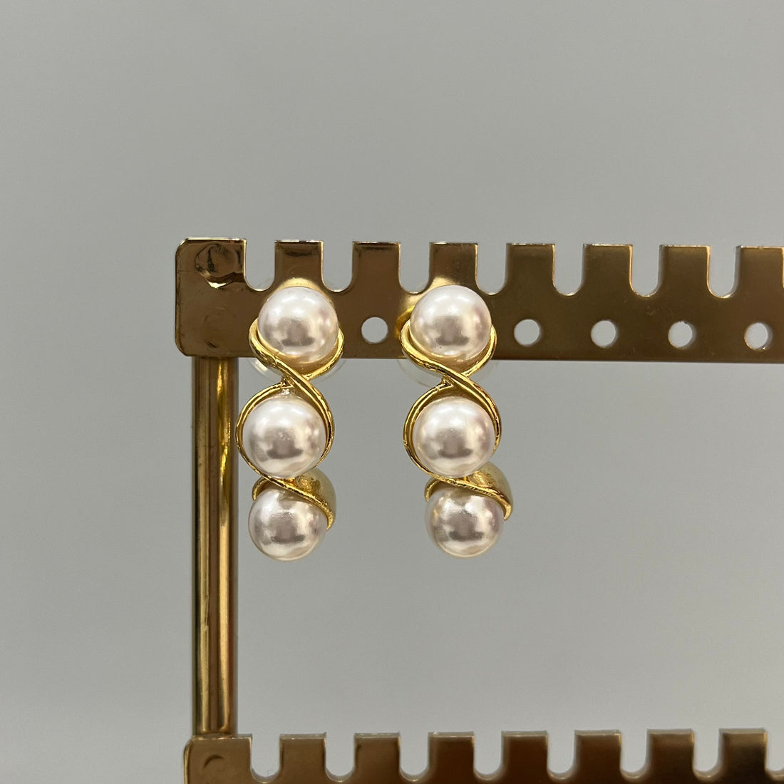 TWISTES PEARL EARRINGS