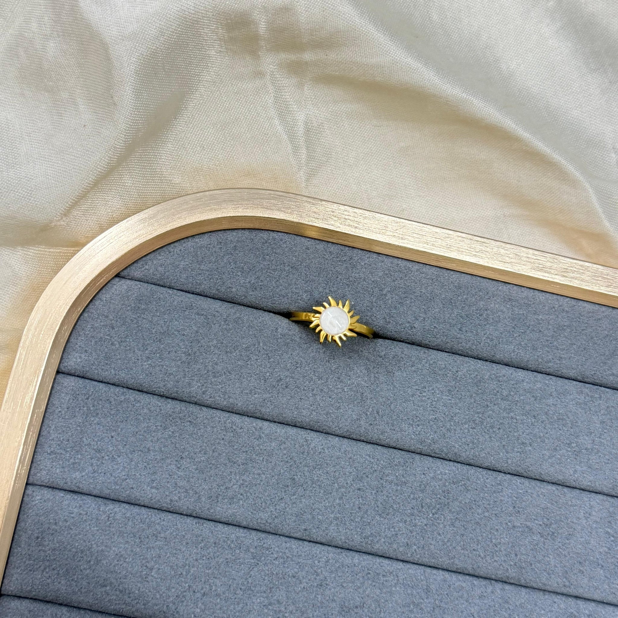 SUNNY RING