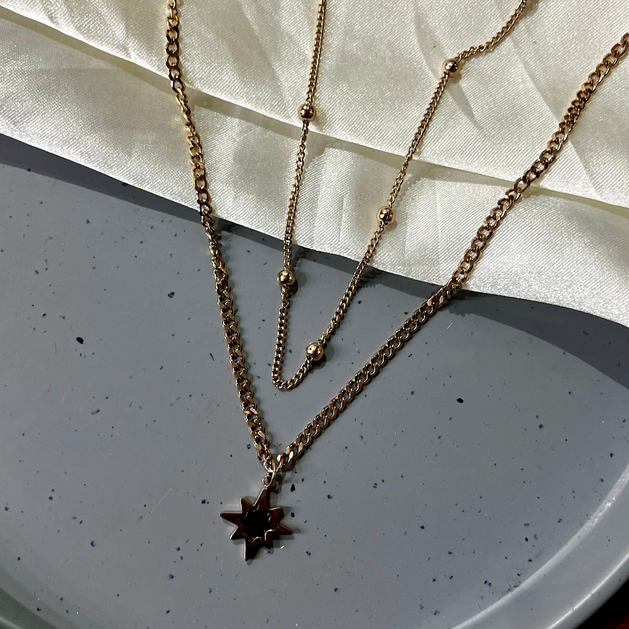 BLACK DOUBLE LAYERED CHAIN