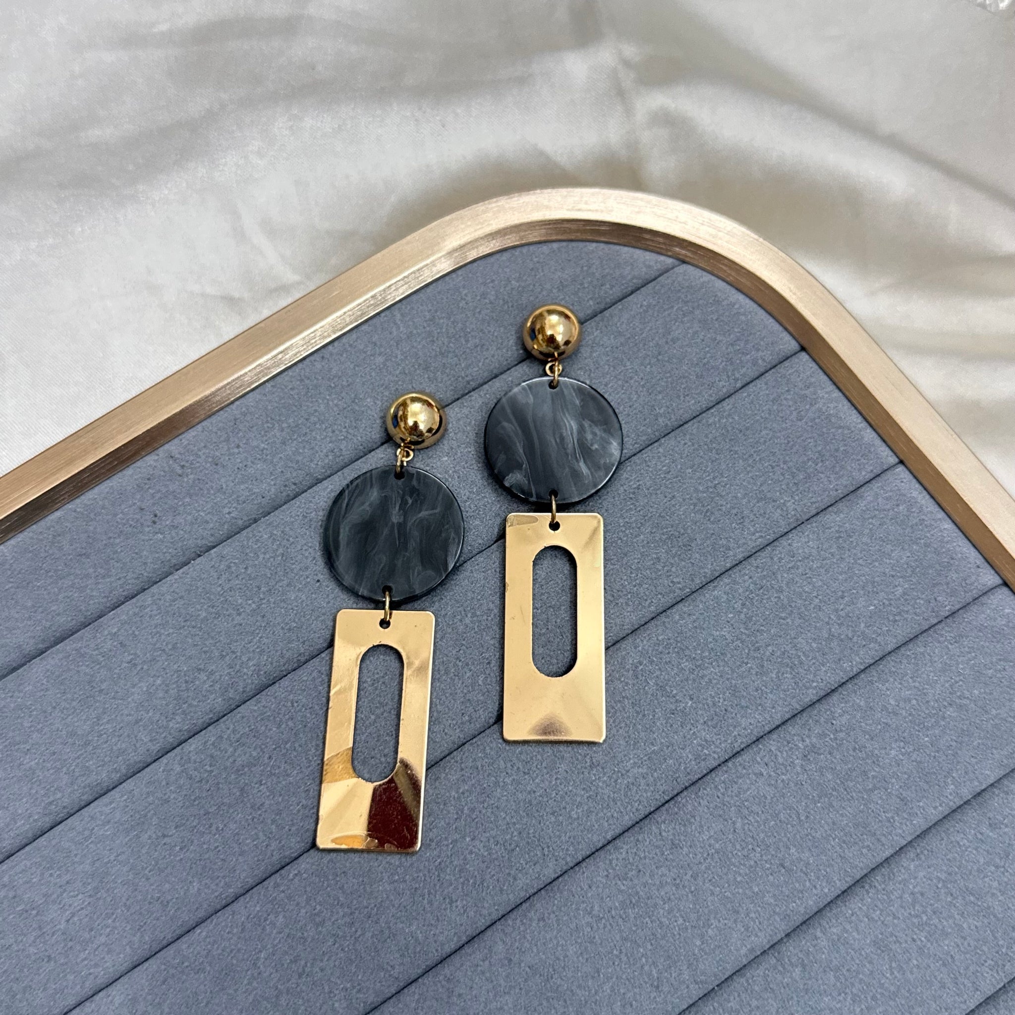 TWILIGHT CIRCLE EARRINGS
