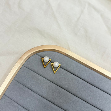 TRINGLE PEARL EARRINGS