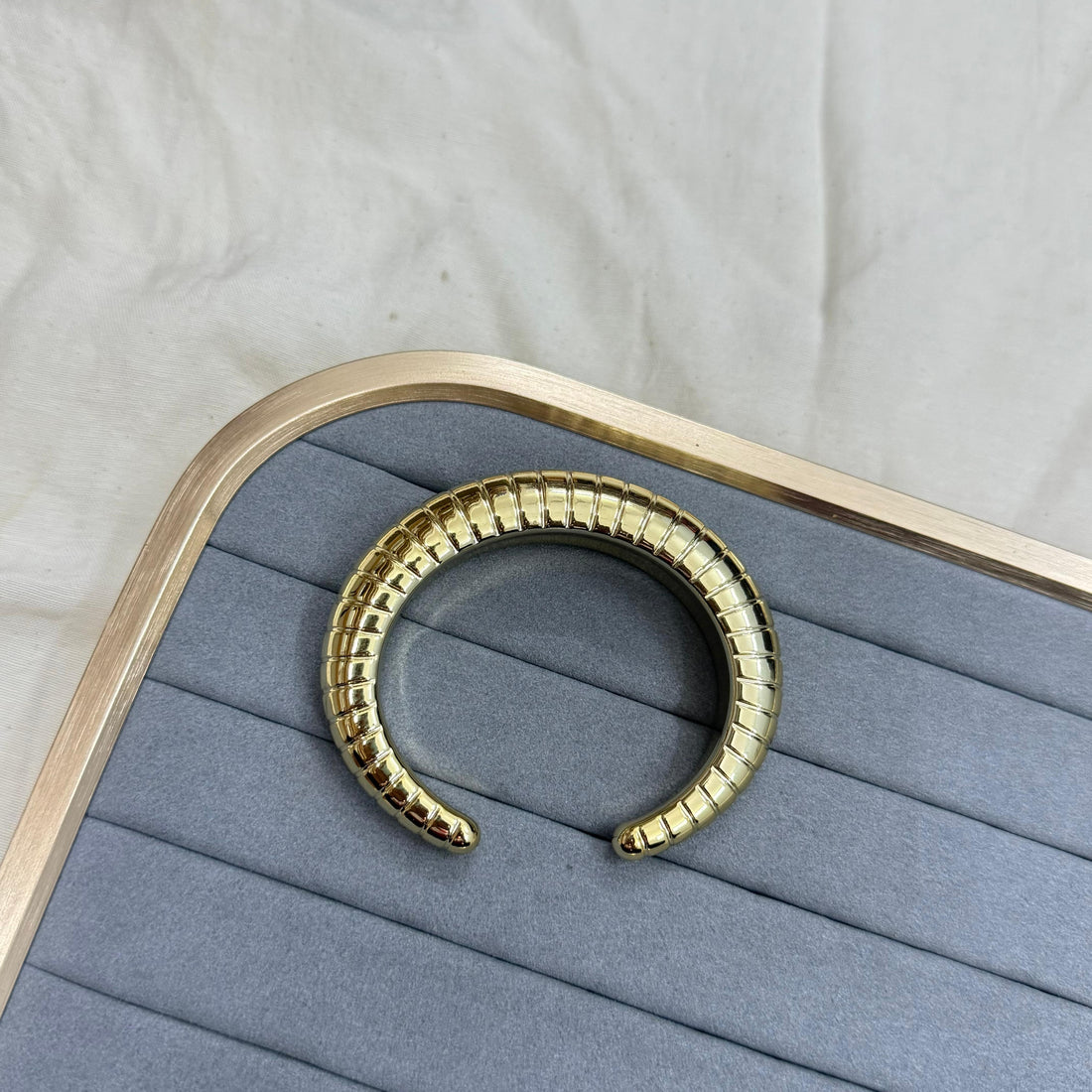 GOLDEN PETAL KADA