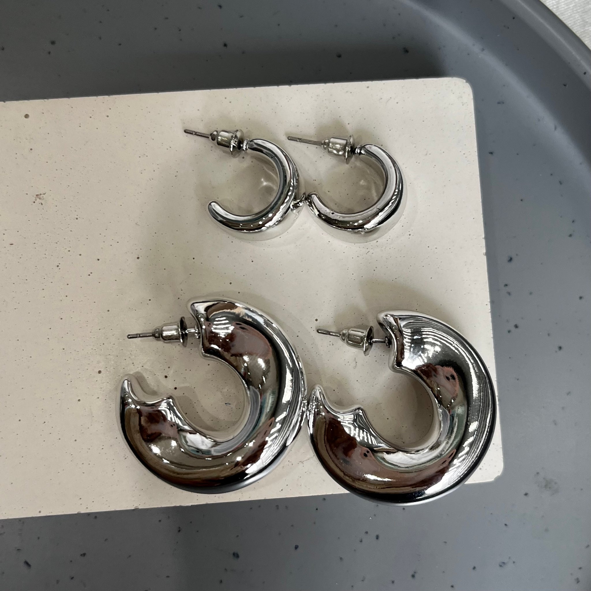 HOLLOW CIRCLE CHUNKY HOOP EARRINGS