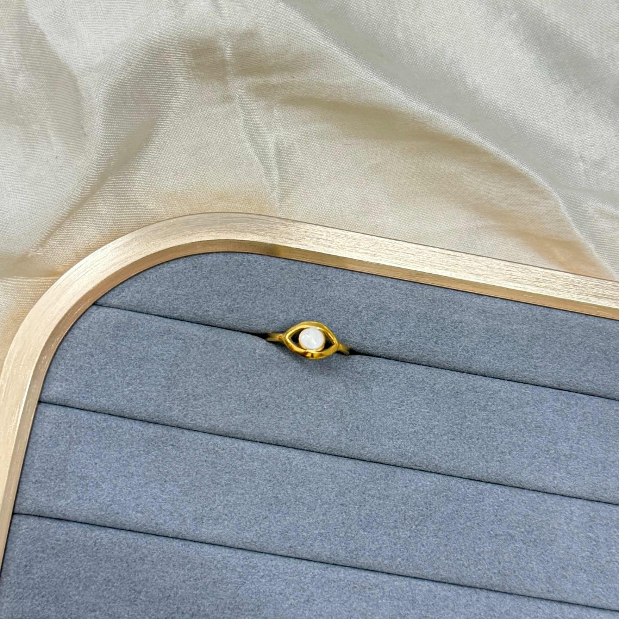EYE RING