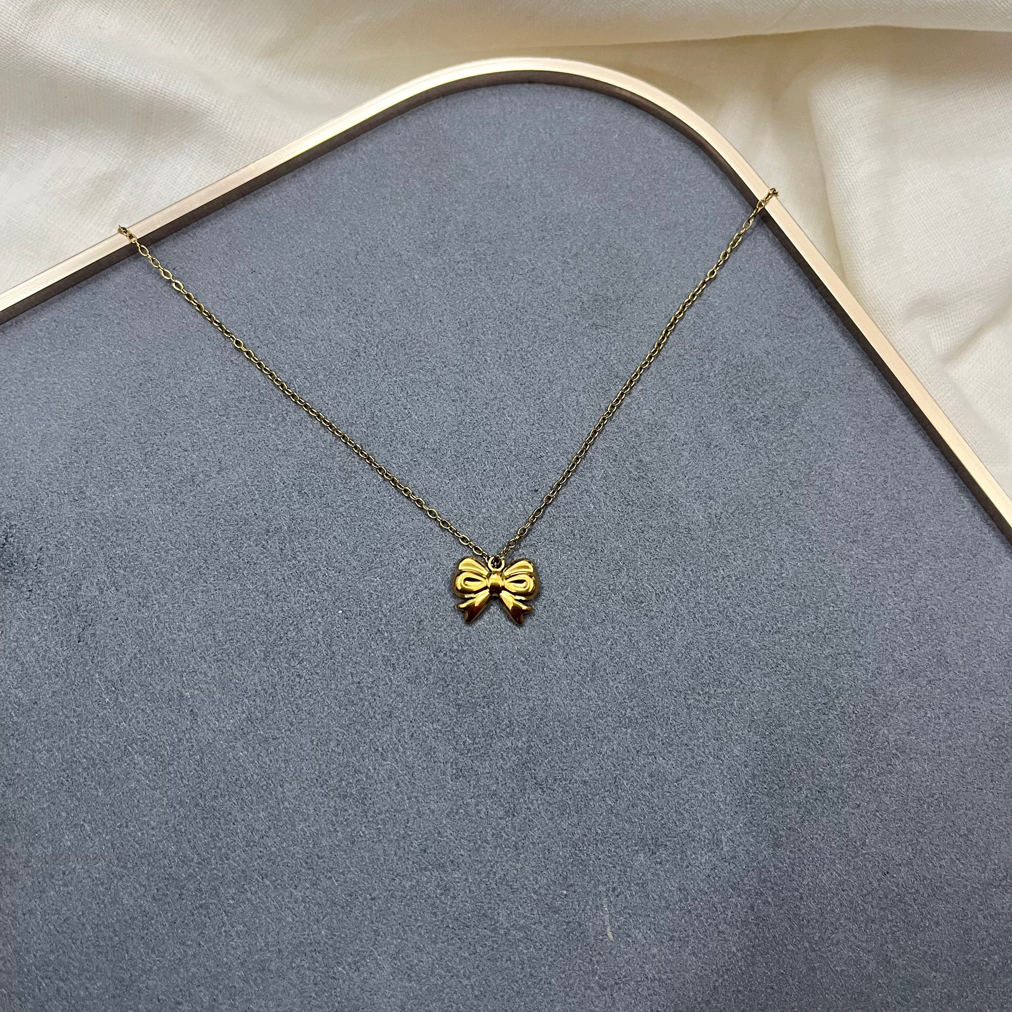 CUTE BOW PENDANT CHAIN