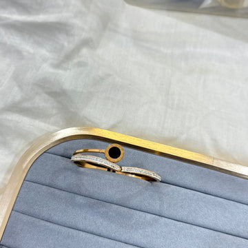 ONE SIDE ROMAN DIAMOND KADA