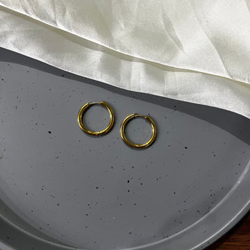 STATEMENT PLAIN HOOPS - 18k GOLD PLATED