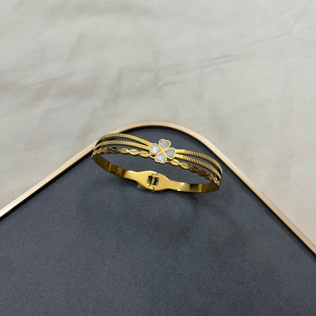 MOTHER OF PEARL FLOWER KADA