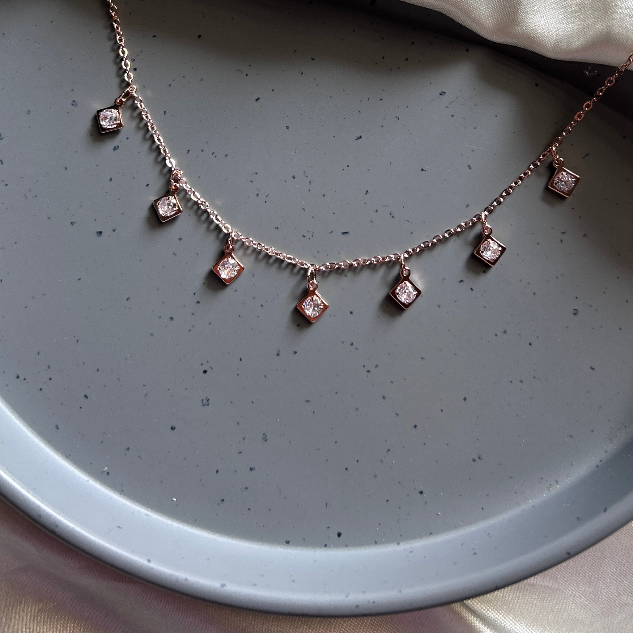 BINNY ROSEGOLD PLATED CHOKER