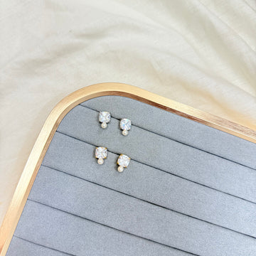 PEARL SQUARE STUD EARRINGS