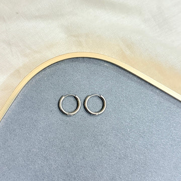 STATEMENT PLAIN SILVER HOOPS
