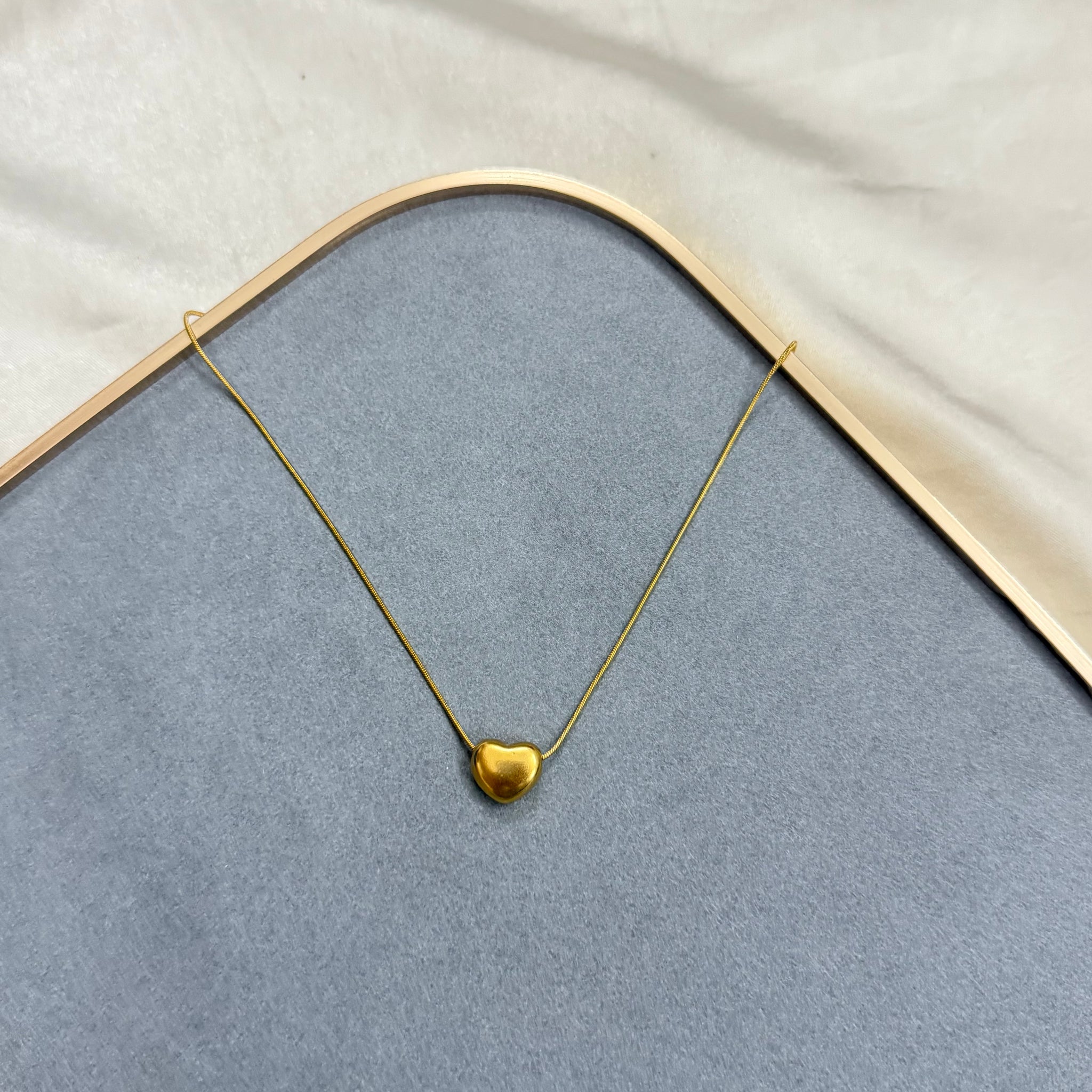 MINI GOLD HEART NECKLACE