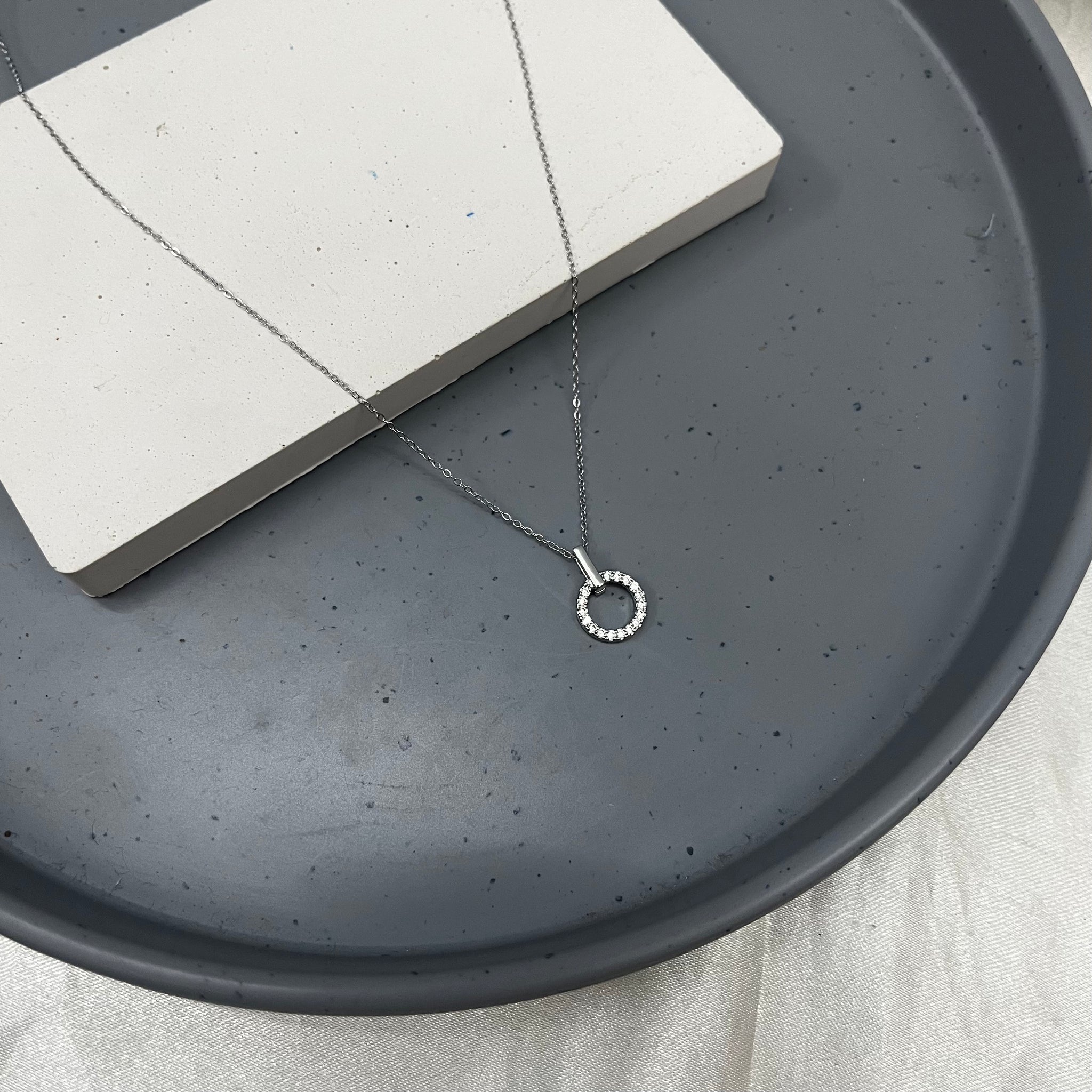 LOOP DIAMOND PENDANT in SILVER NECKLACE