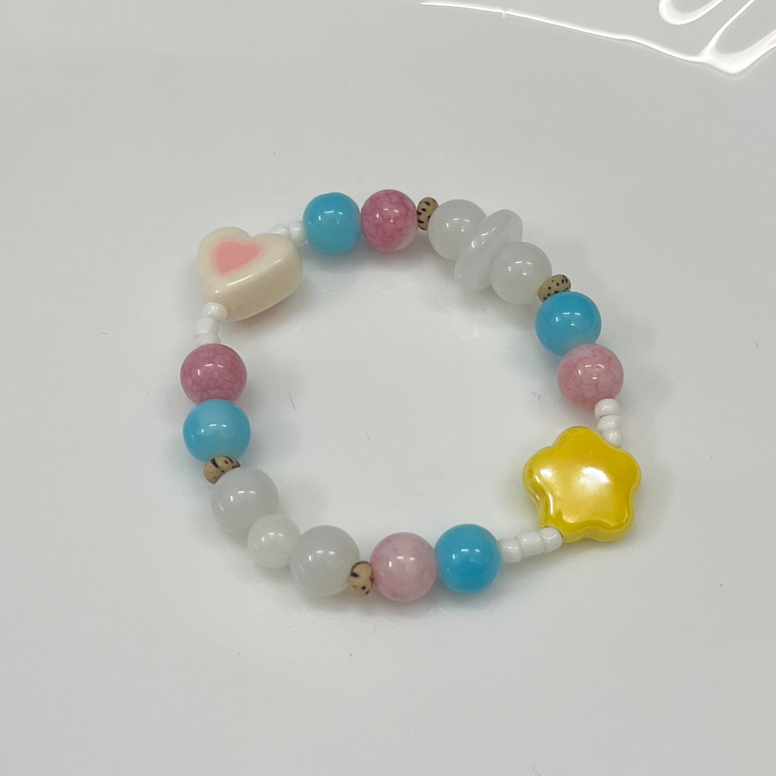 CANDY-COLORED HEART SHAPED BEADS BRACELET