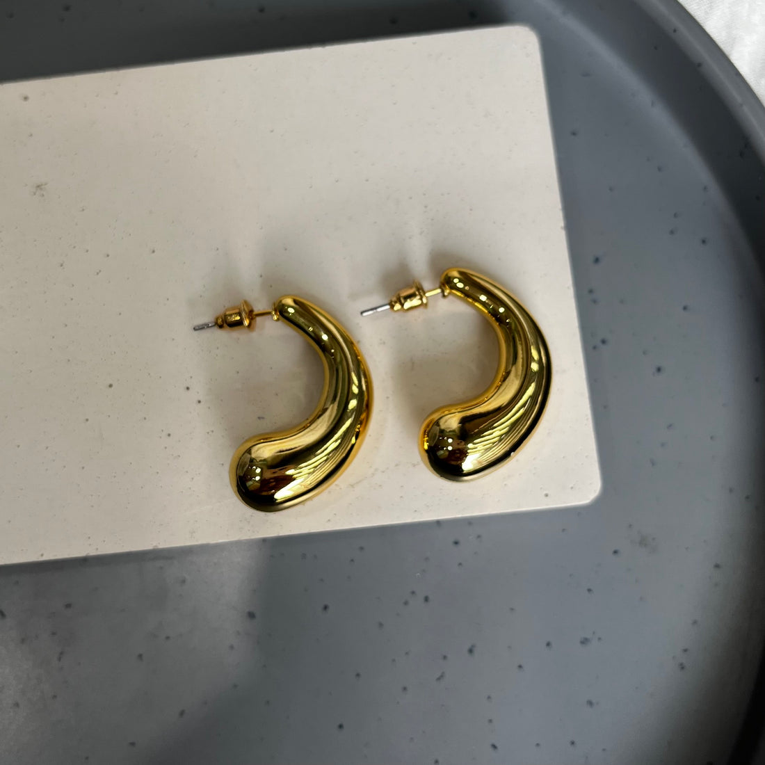 RETRO METALIC HOOP EARRINGS