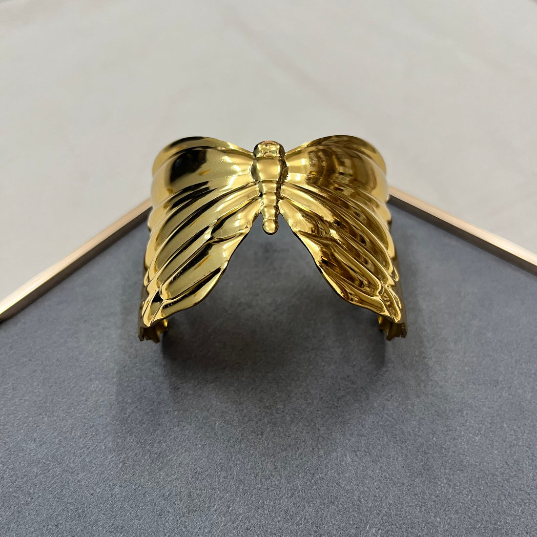 GOLD BUTTERFLY KADA