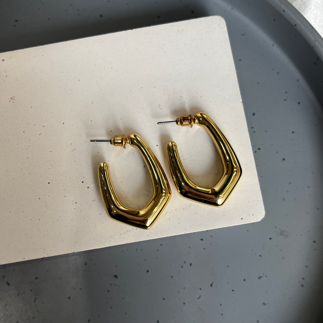 GEOMETRICAL HOOP EARRINGS