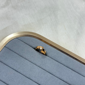 BLACK WHITE SHELL RING