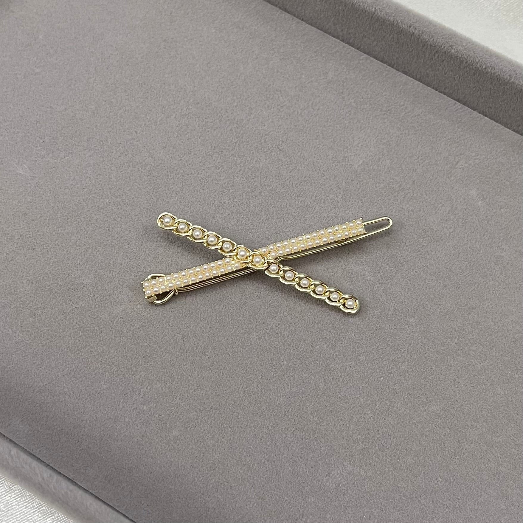 CROSS HAIR PIN