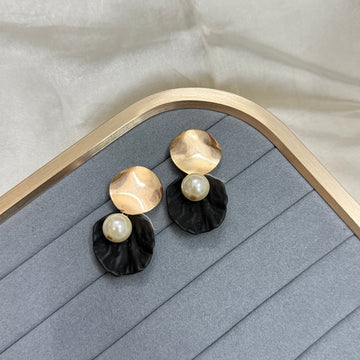 SHELL EARRINGS