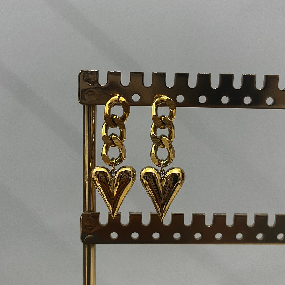 CHAIN LINK HEART EARRINGS