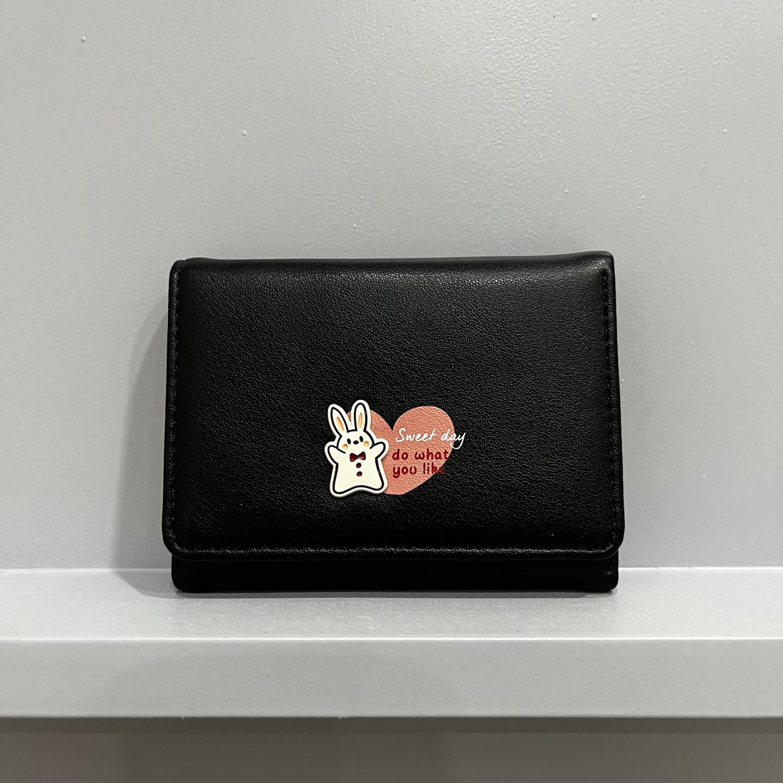 WOMEN'S RABBIT TRIFOLD WALLET