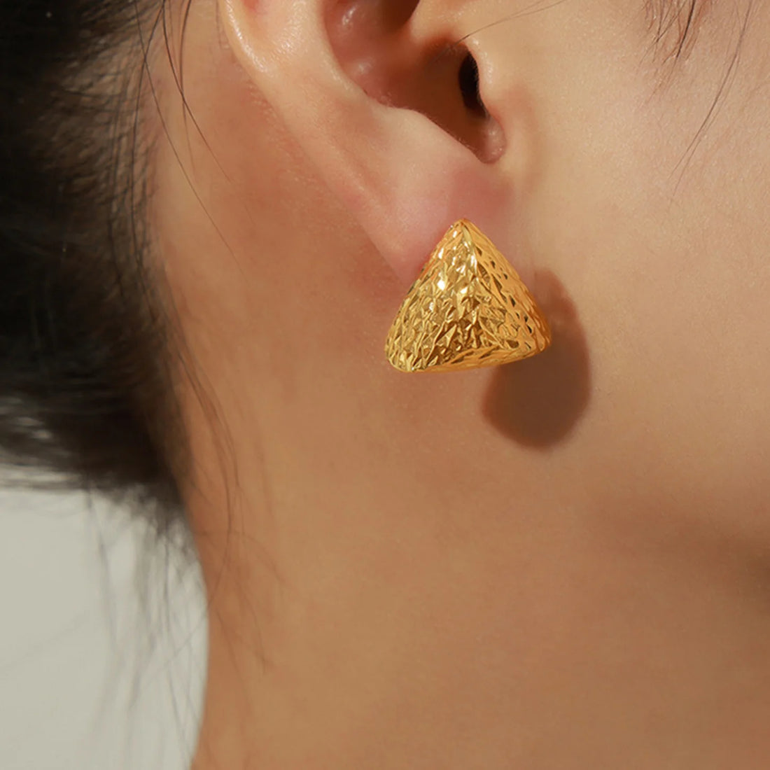 MIA TRIANGLE STUDS