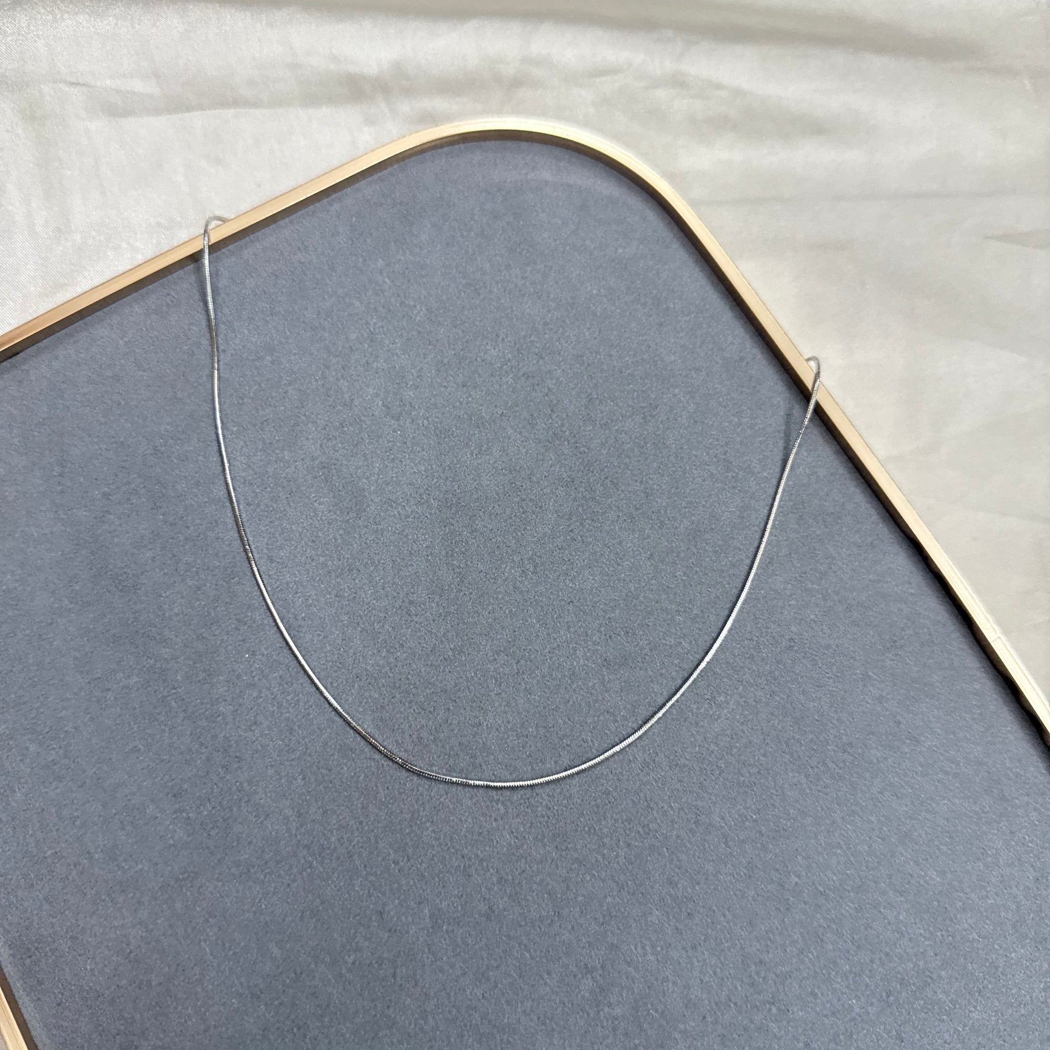 PLAIN SILVER CHAIN